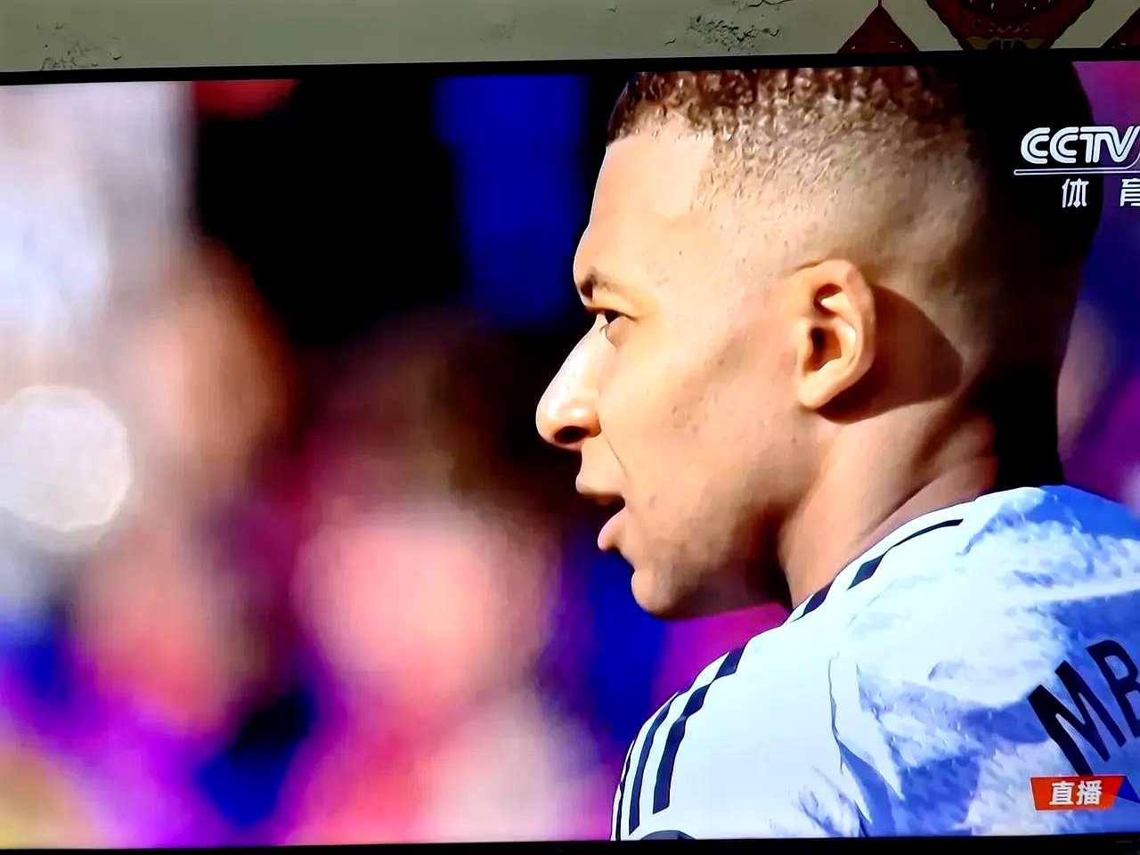 开云体育入口-姆巴佩赛后巴掌打到阿尔巴:你怎么那么不自信呢?