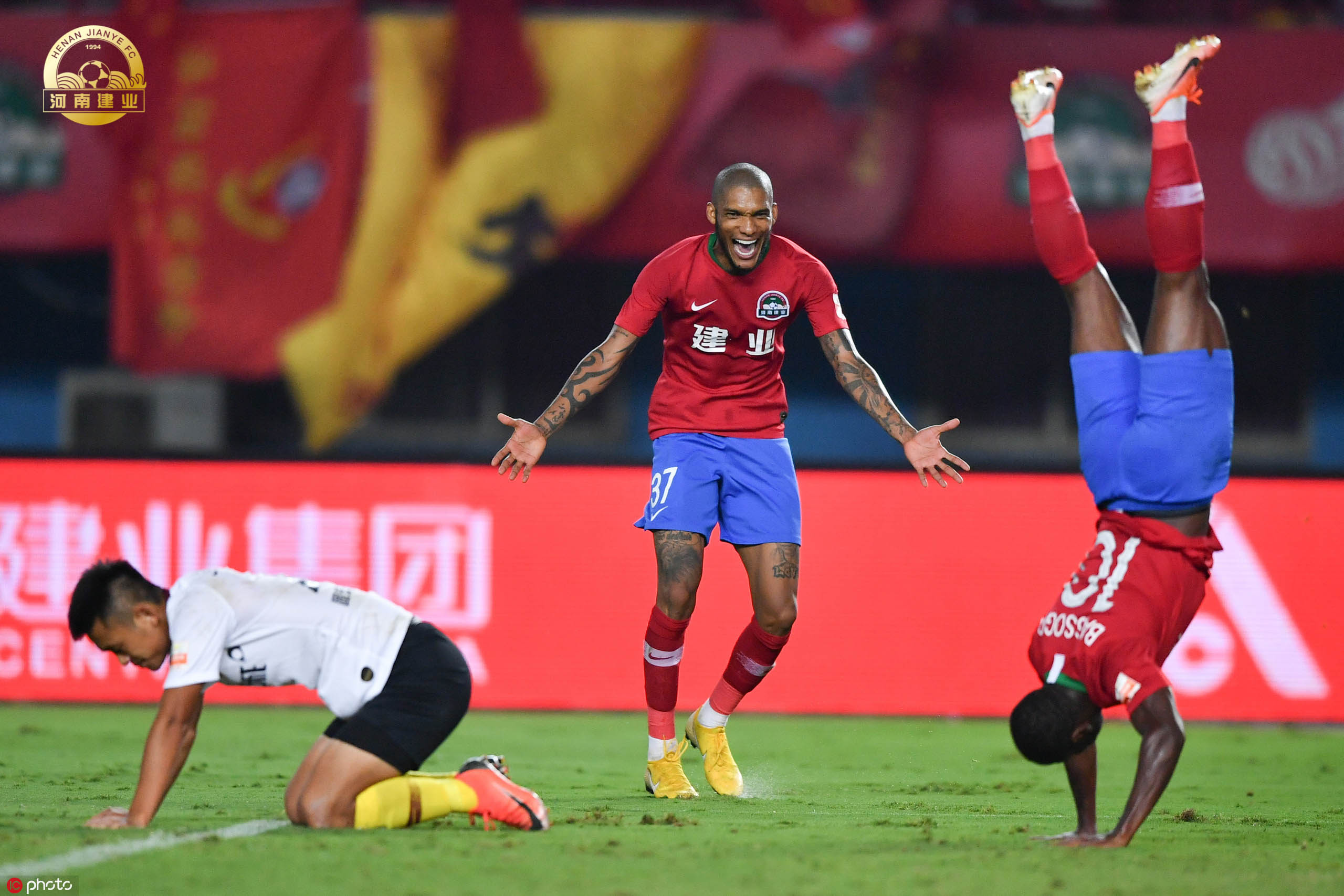 开云体育娱乐-建业备战关键比赛,全队备战认真