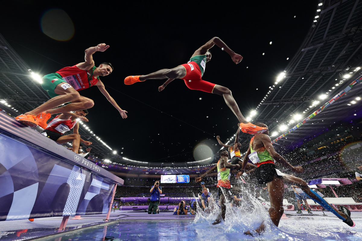 开云体育在线登录-球场上创造历史的瞬间令人难忘的简单介绍