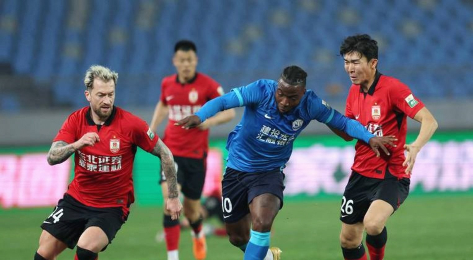 开云体育官方入口-各队球员积极备战下一轮比赛